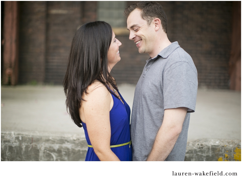 Chicago engagement photographer, Chicago wedding photograpehr, Erie Park Engagement photos, Kinzie bridge engagement photos, erie park, kinzie bridge