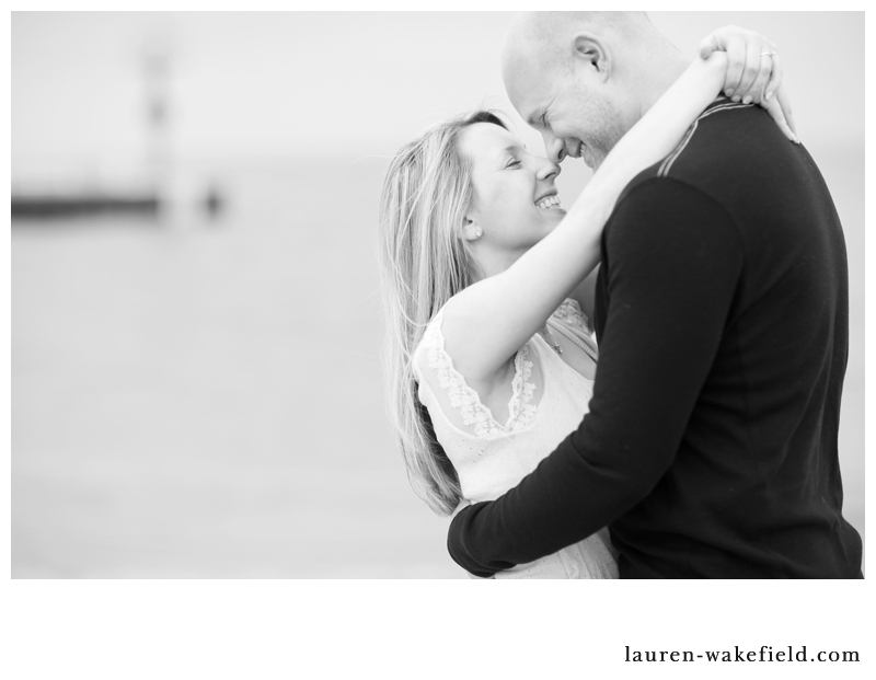 chicago wedding photographer, chicago engagement photographer, chicago engagement photos, beach engagement photos_002